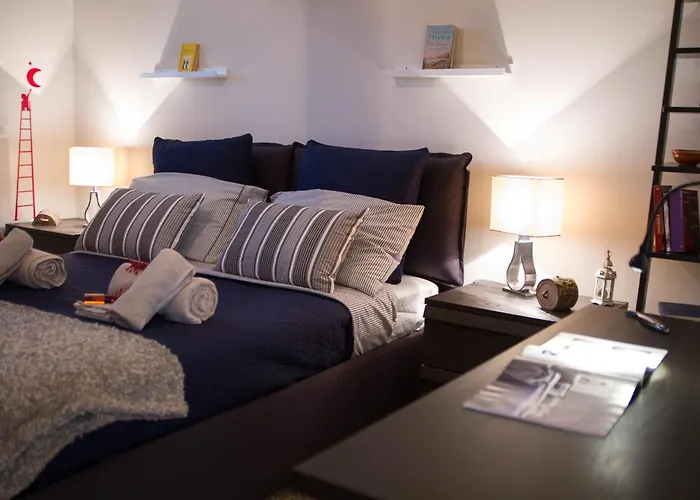 Luxury Apartment *